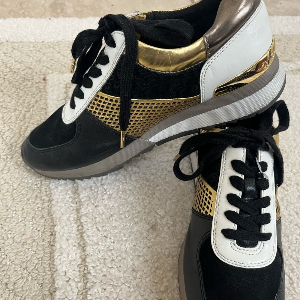 Michael Kors - Allie low top running sneakers Size 7.5 M Black, White & Gold